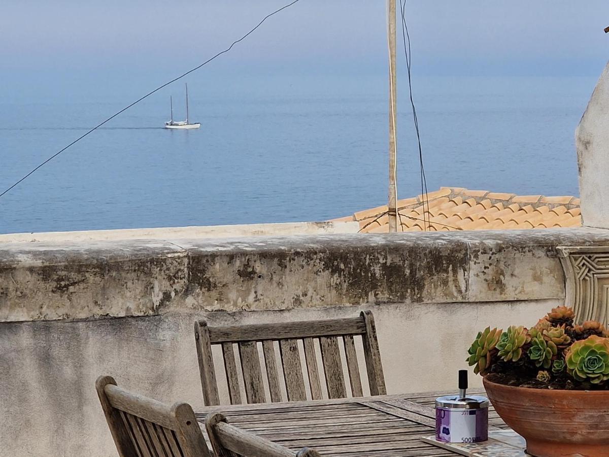 Sea-View Terrace & Bikes Moon Ortigia Holiday Home سيراكوزا المظهر الخارجي الصورة
