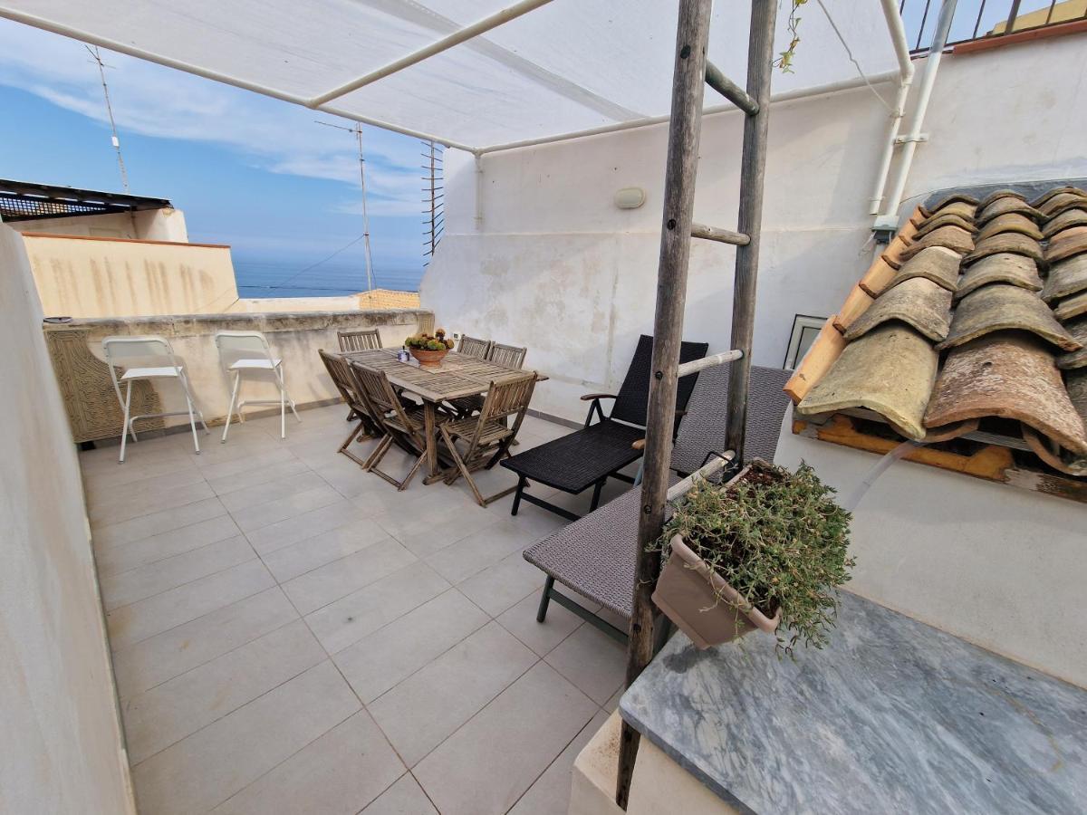 Sea-View Terrace & Bikes Moon Ortigia Holiday Home سيراكوزا المظهر الخارجي الصورة